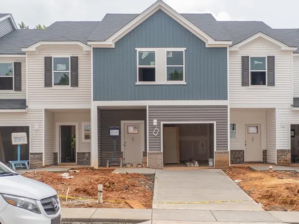 1009 Winding Spring Dr, Mebane, NC 27302