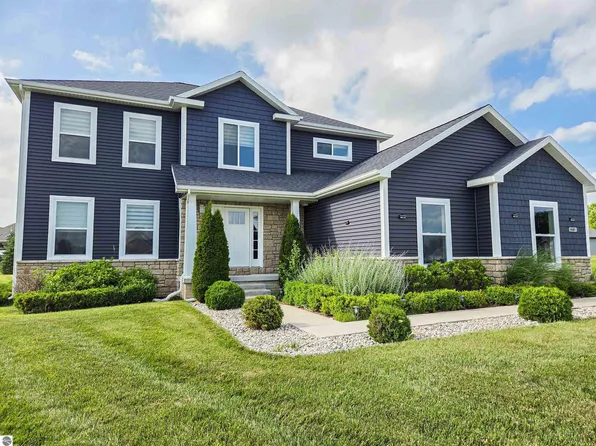 2275 Sandstone Dr, Mount Pleasant, MI 48858