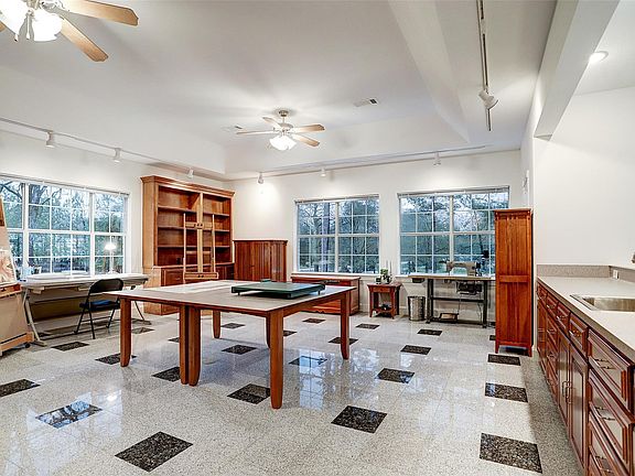 3rd image of 9343 Clubhouse Cir