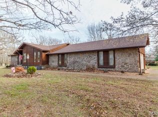 20448 Oakway Dr, Lebanon, MO 65536