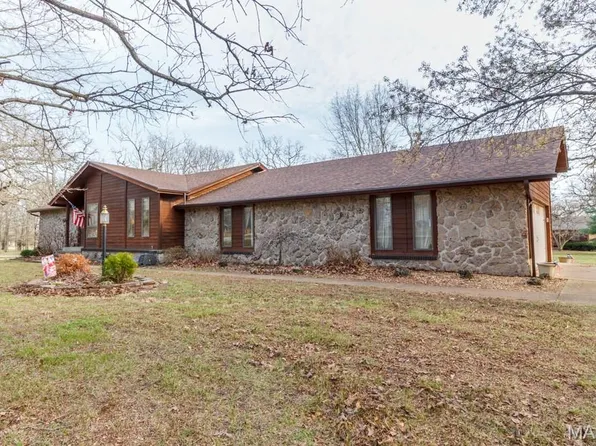 20448 Oakway Dr, Lebanon, MO 65536