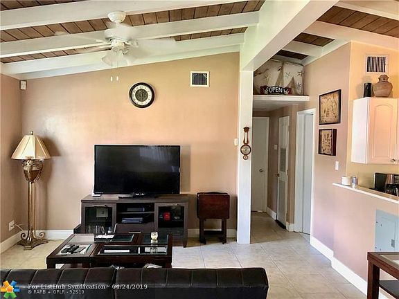 3rd image of 2930 SW 13th Ct