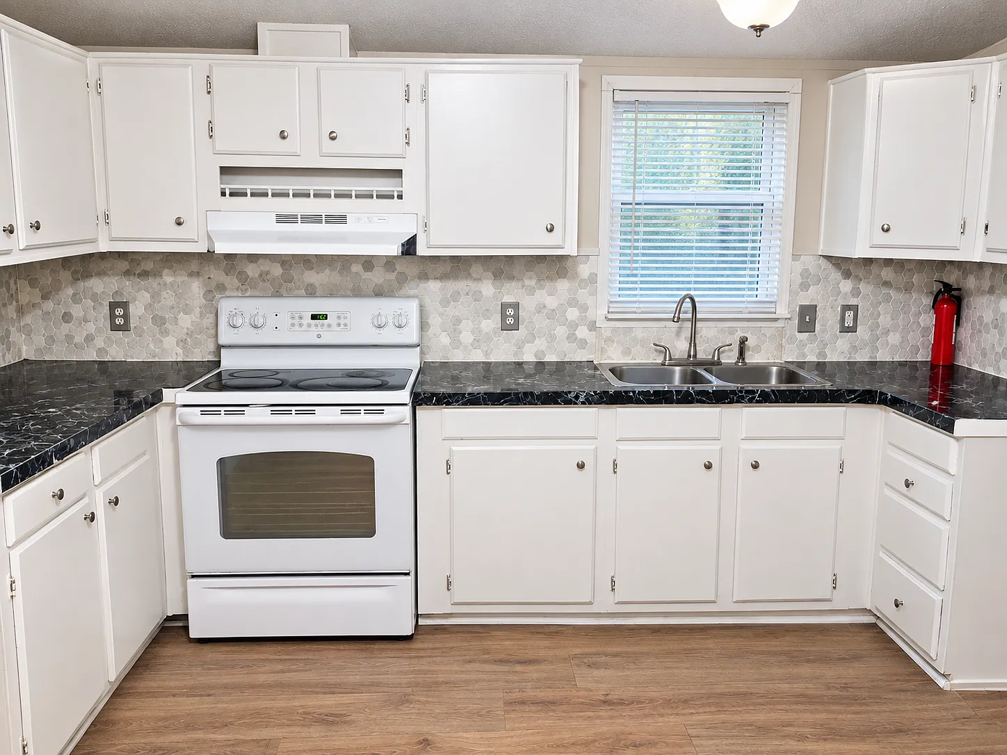 2 bed, 924 sqft, $995 — Photo 4