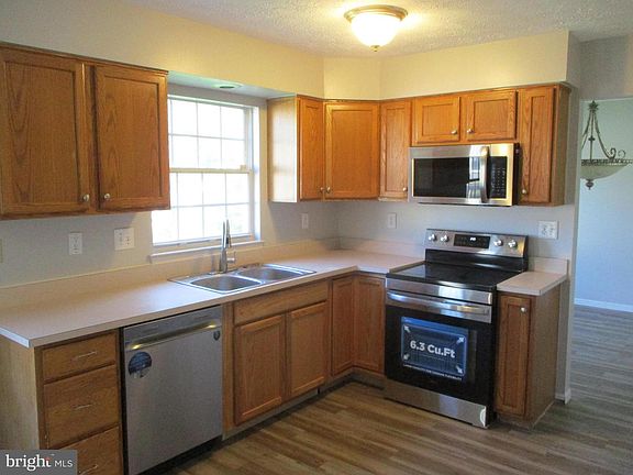 5th image of 208 Yosemite Dr