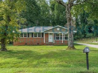 1212 Brookwood Dr, Winston Salem, NC 27106