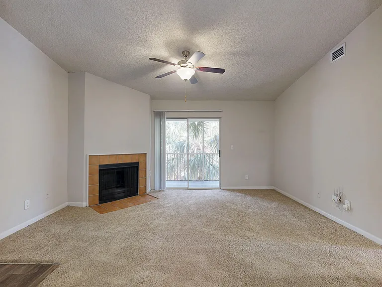 Altamira Place Apartment Homes — Photo 124