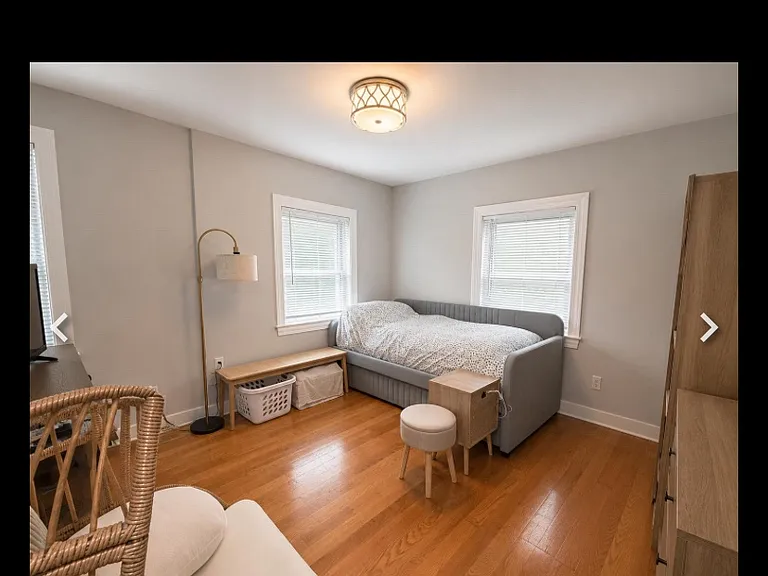 33 Middle St #A — Photo 3