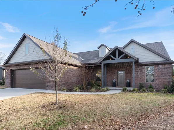 1150 S Liberty Dr, Fayetteville, AR 72701