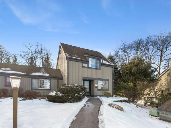 301 Heritage Village #B, Southbury, CT 06488