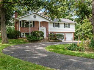 11752 Love Rd, Roscoe, IL 61073