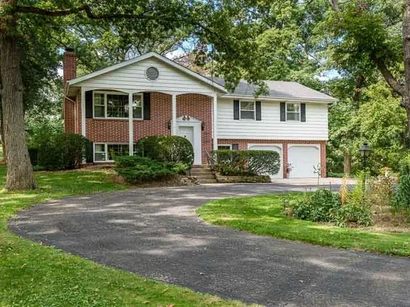 11752 Love Rd, Roscoe, IL 61073