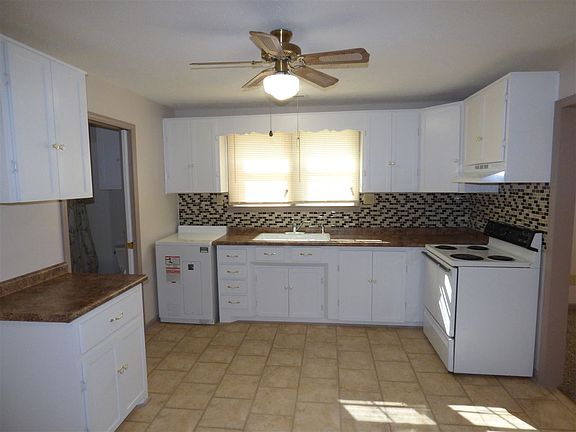 4th image of 7136 Wood St