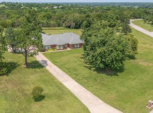 1721 Silver Oaks Dr, Edmond, OK 73025