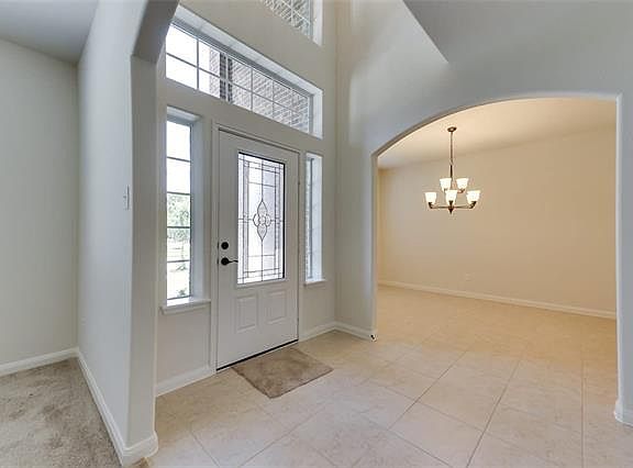 2nd image of 804 Summer Oaks Dr