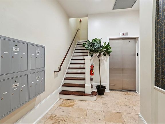 3rd image of 339 Carondelet St APT 2A