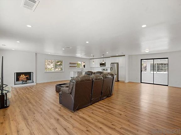 5th image of 3548 Laurashawn Ln