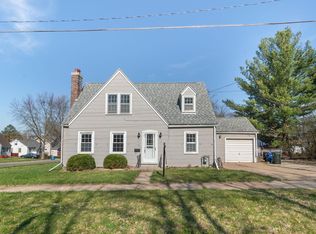 924 W 8th St, Waterloo, IA 50702