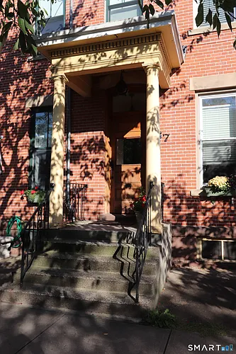 67 Warren St #B Photo 1