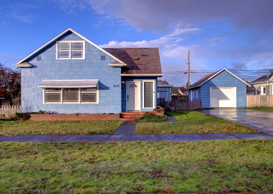 1st image of 1615 1st St