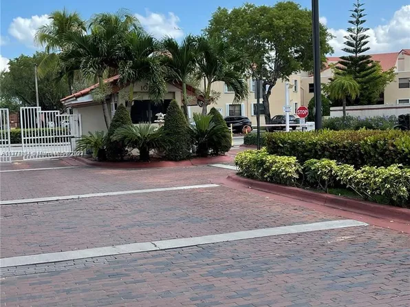 10229 NW 9th Street Cir APT 102-2, Miami, FL 33172