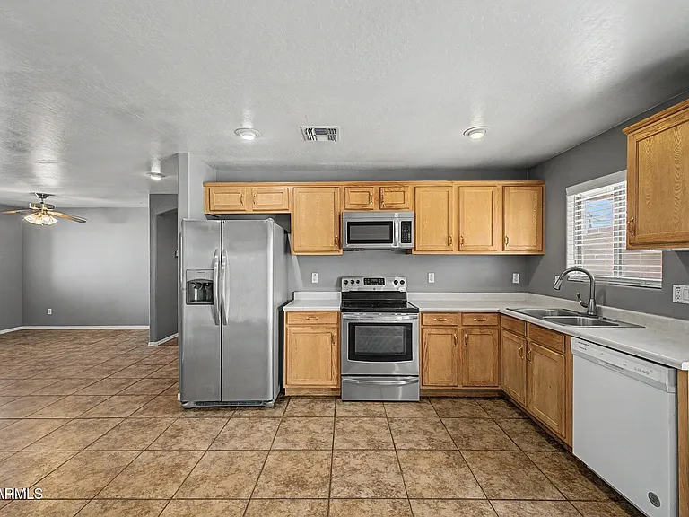 11207 W Hopi St — Photo 13