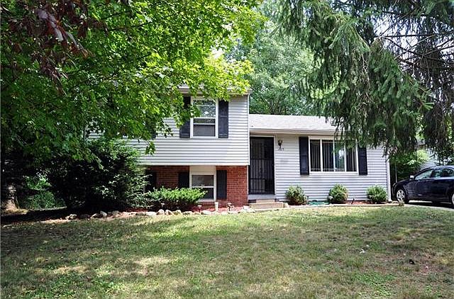1st image of 1825 N Mutz Dr