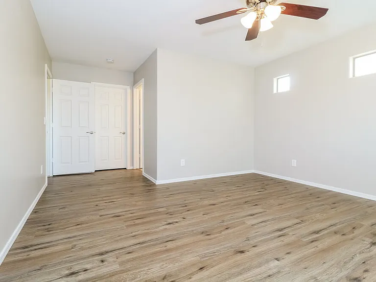 7412 S 37th Dr — Photo 10