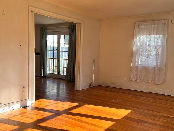4th image of 109 Pilgrim Rd