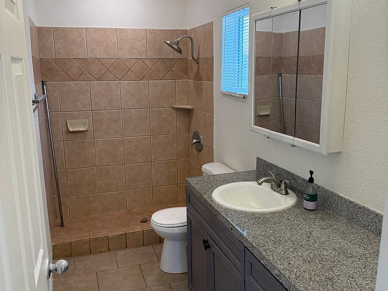 1442 E Diamond St #2 — Photo 12