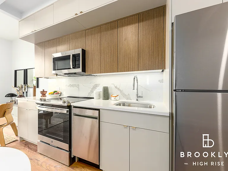 2667 Fulton St #5J — Photo 4