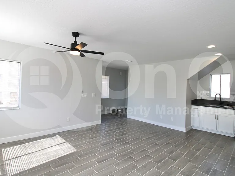 2153 W Morten Ave #2 — Photo 4