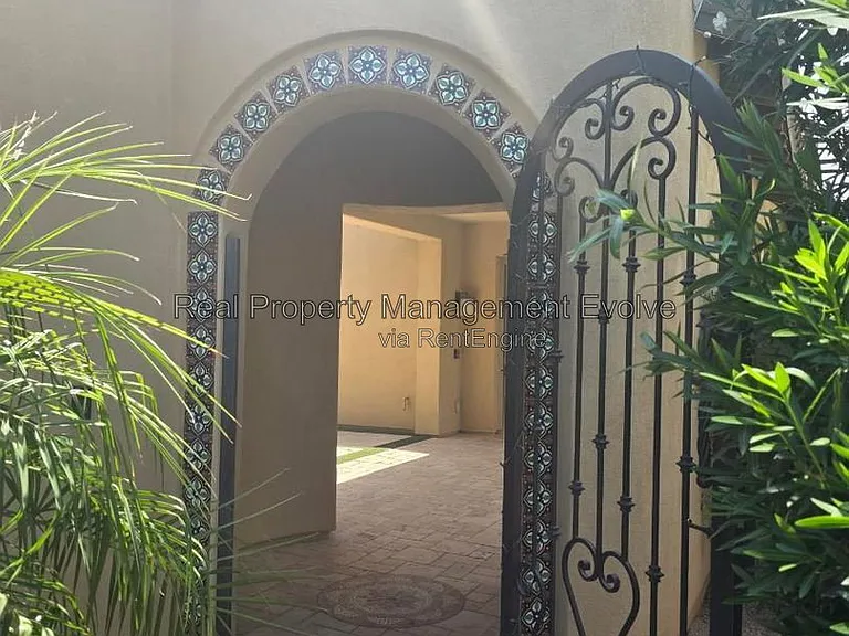 2307 E Mahogany Pl — Photo 2