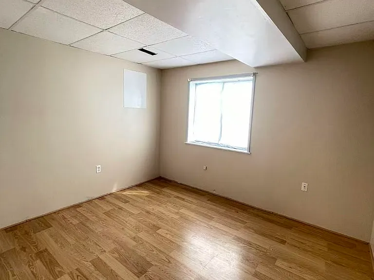 100 Sea Ave — Photo 10