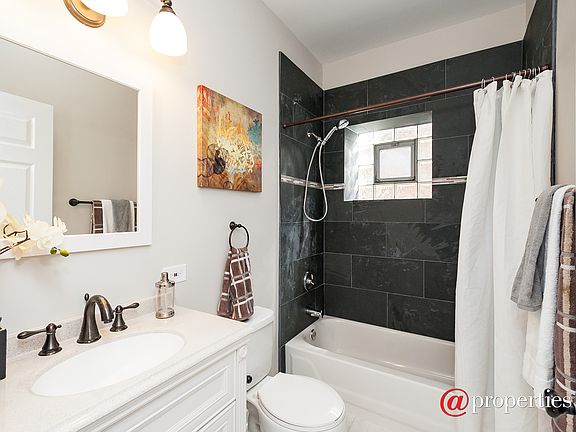 4th image of 7409 N Ashland Ave #3