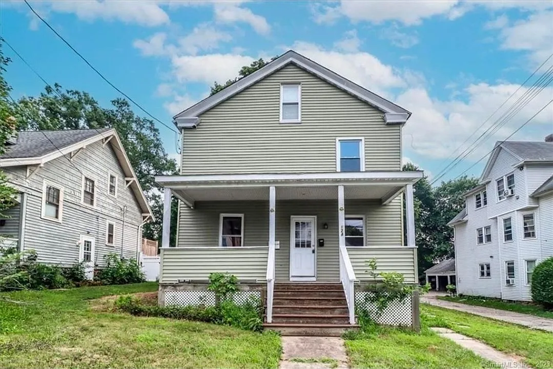 3 bed, 2.0 bath, 885 sqft, $2,000 — Photo 1