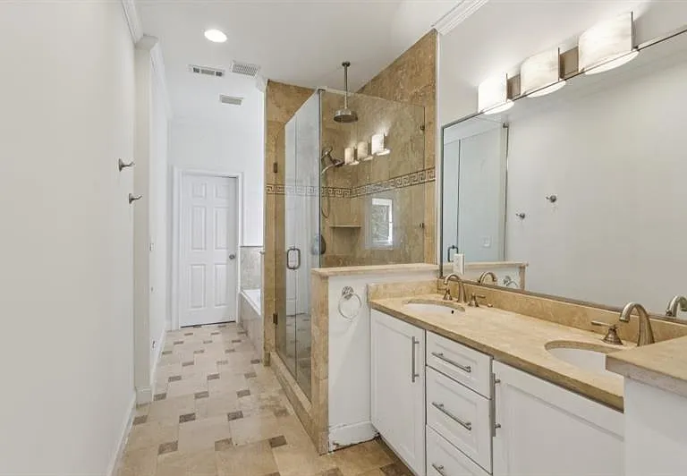 546 Highland Ave NE — Photo 6