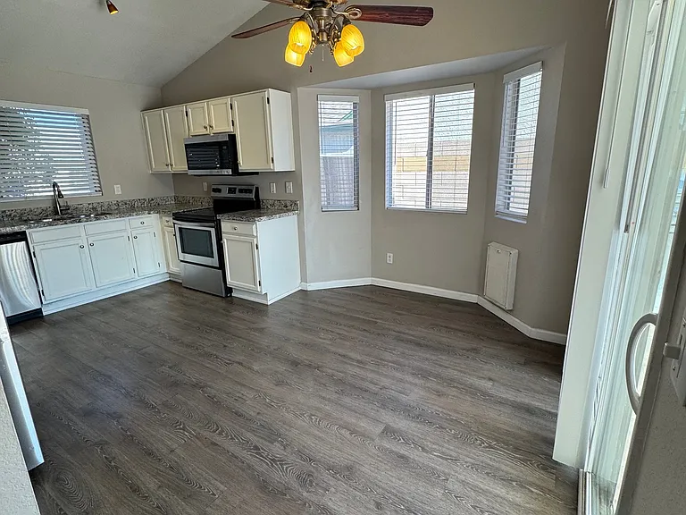 1107 W Piute Ave — Photo 7