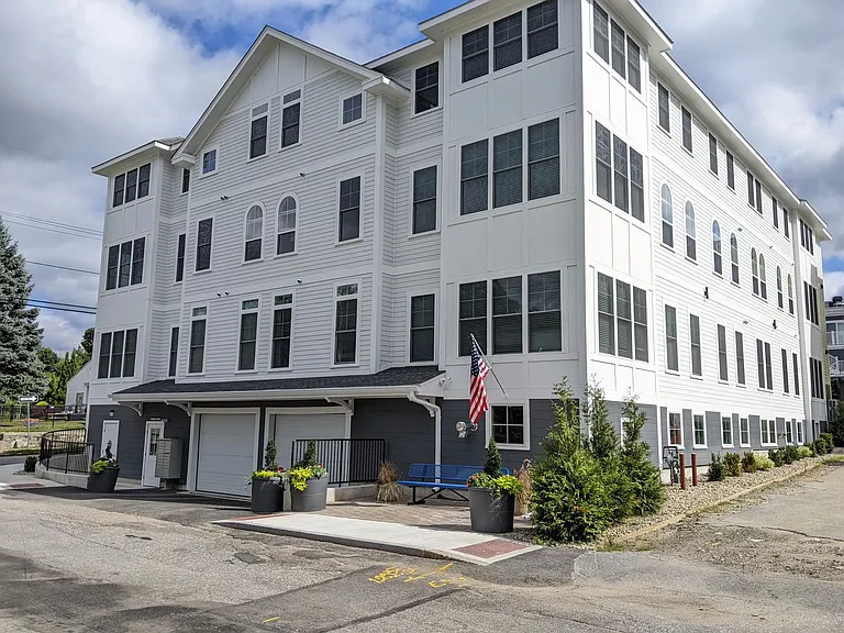 21 Market St — Photo 2