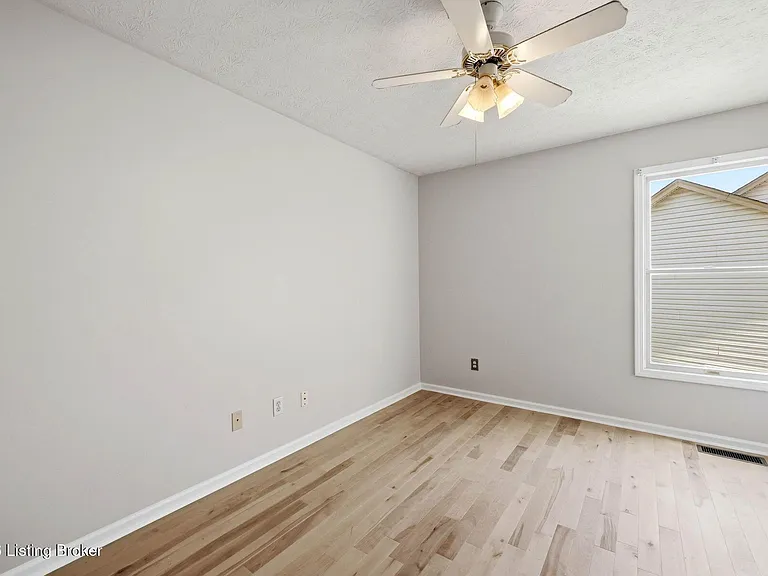 4029 Orchard Lake Dr — Photo 24