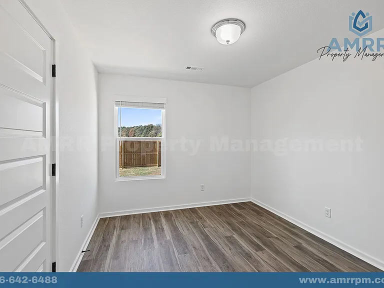 313 Foliage St — Photo 8