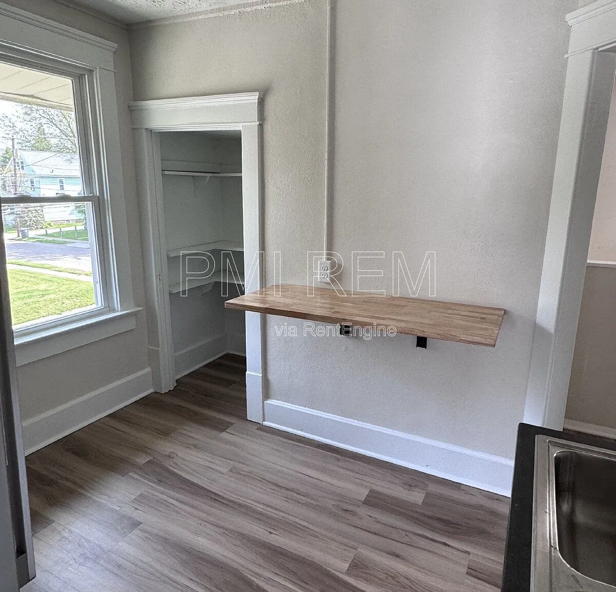 2 bed, 1.0 bath, 560 sqft, $1,005 — Photo 4