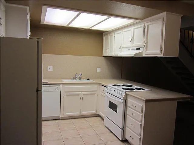 Cozy two bedroom/ 1 bath condo in Ramona. — Photo 2