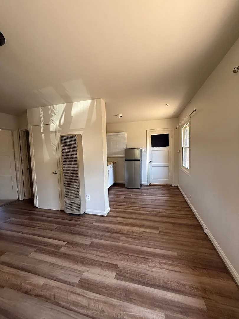 2 Bedroom 1 Bathroom Single Family Home just minutes to the historic Sonoma Plaza — Photo 4