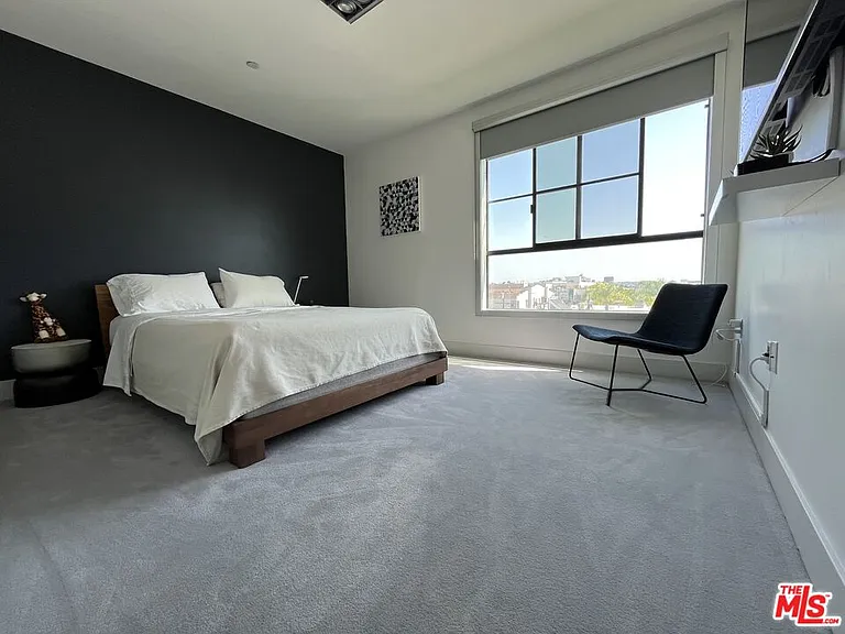 932 N Alfred St #1 — Photo 9