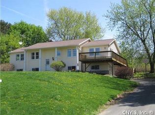 1560 Tracy Dr, Skaneateles, NY 13152