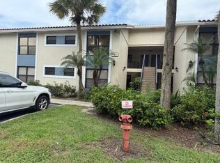 1562 Lake Crystal Dr APT E, Royal Palm Beach, FL 33411
