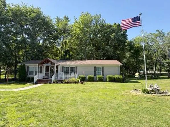 1840 County Road 475 N, Fairfield, IL 62837