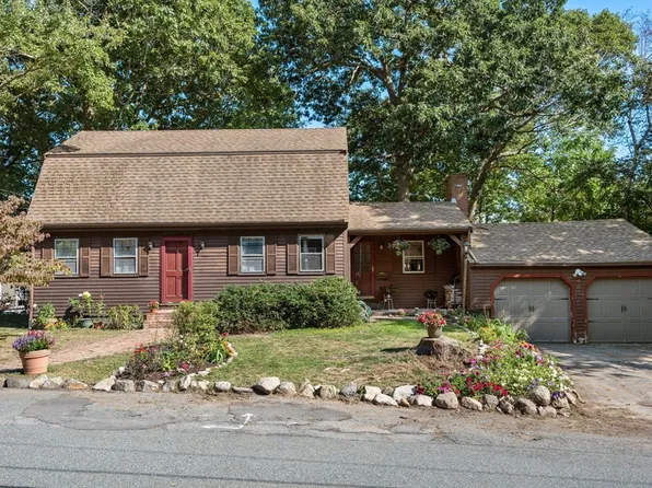 10 McKays Dr, Rockport, MA 01966