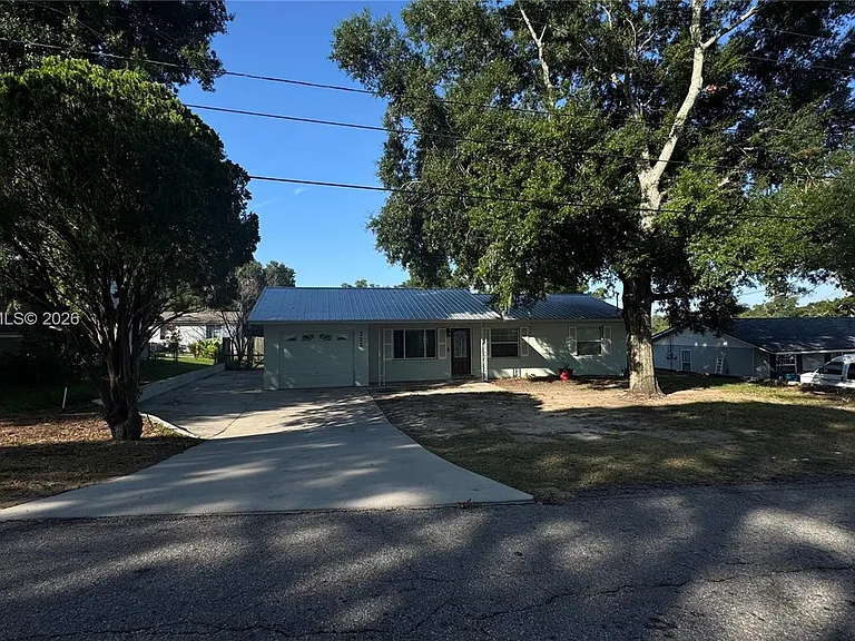 322 W Sample Ave — Photo 1