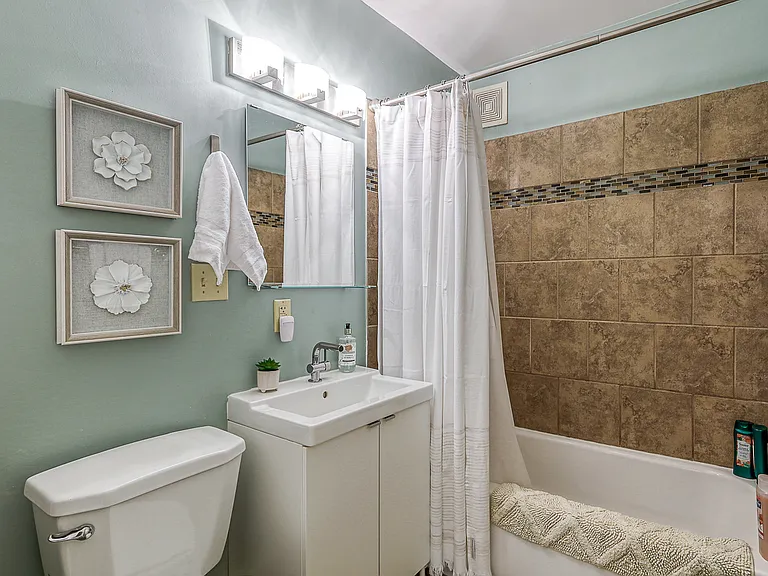 3402 Gillham Rd #1S — Photo 33